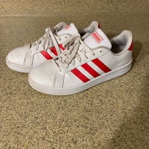 ADIDAS Woman’s sz 9